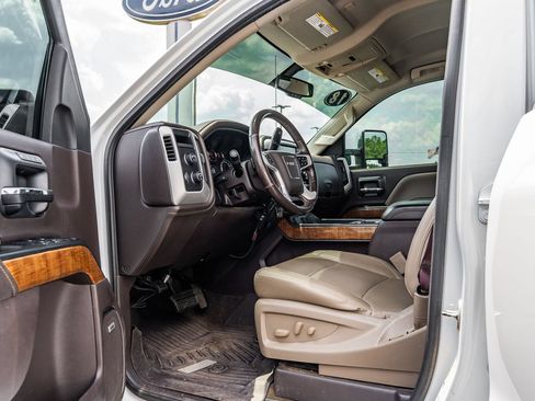 Used 2018 GMC Sierra 1500 SLT w/ Texas SLT Premium Package AWD/4WD image 17