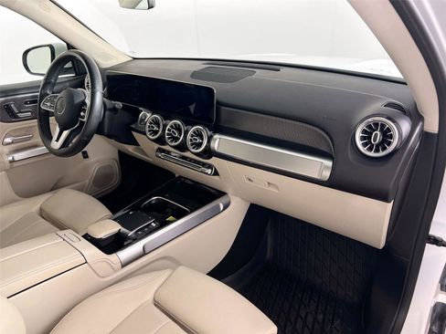 Certified 2021 Mercedes-Benz GLB 250 4MATIC image 28
