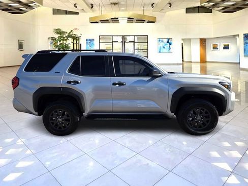 Used 2025 Toyota 4Runner SR5 AWD/4WD image 4