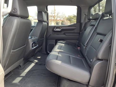 Used 2022 GMC Sierra 1500 SLT w/ SLT Convenience Package image 21