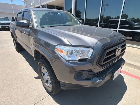 Used 2020 Toyota Tacoma SR w/ SR Convenience Package RWD image 3