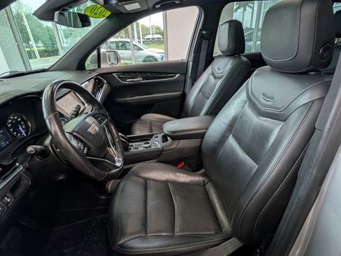 Used 2020 Cadillac XT6 Premium Luxury image 5