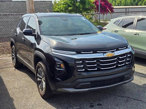 Used 2025 Chevrolet Equinox LT AWD/4WD image 10