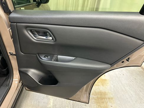 Certified 2024 Nissan Rogue SV image 28