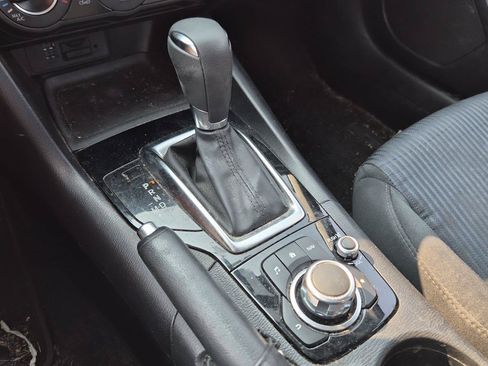 Used 2016 MAZDA MAZDA3 i Sport w/ Preferred Equipment Package FWD image 21