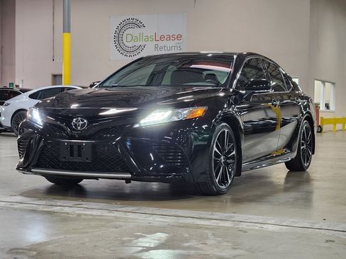 Used 2018 Toyota Camry XSE w/ Driver Assist Package image 4