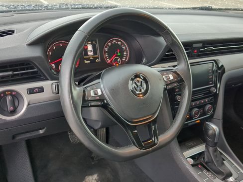 Used 2022 Volkswagen Passat 2.0T SE image 17