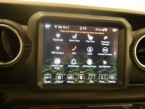 Used 2020 Jeep Gladiator Overland w/ Uconnect 4C Nav & Sound Group image 22