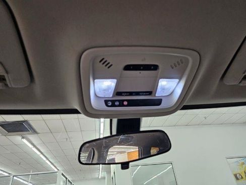 Used 2019 Chevrolet Traverse LT FWD image 29