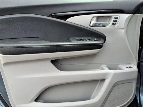 Used 2016 Honda Pilot Touring image 15