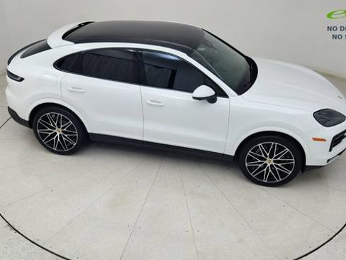 Used 2024 Porsche Cayenne Coupe AWD/4WD image 74