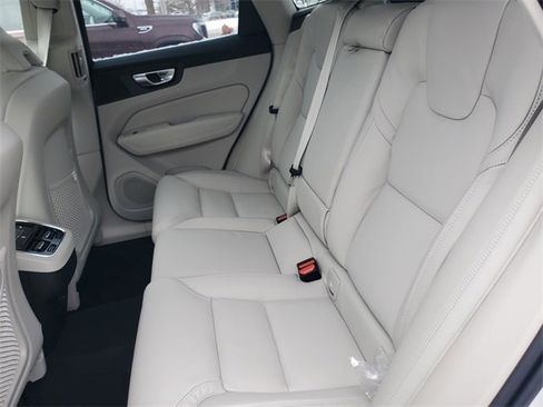 New 2026 Volvo XC60 B5 Ultra w/ Protection Package Premier image 31