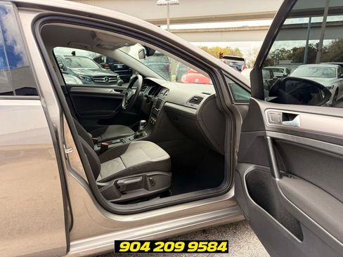 Used 2016 Volkswagen e-Golf SE FWD image 33