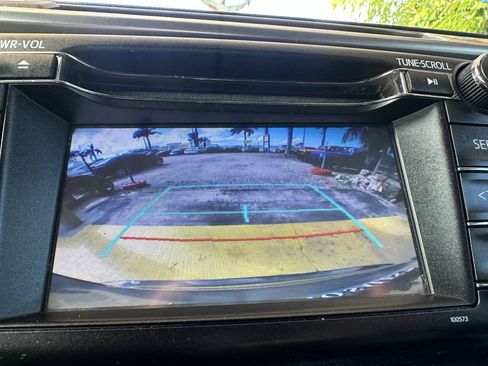 Used 2016 Toyota RAV4 LE FWD image 8