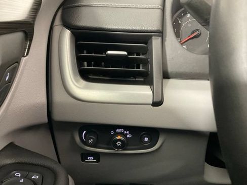Used 2024 GMC Terrain SLT w/ LPO, Floor Liner Package AWD/4WD image 20