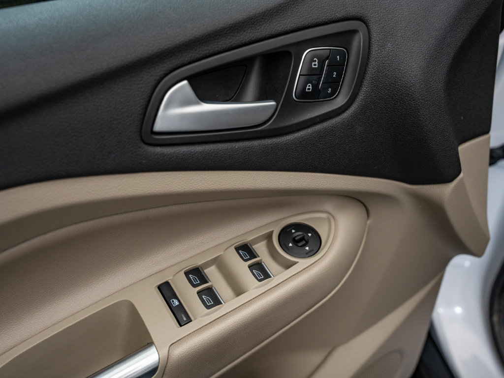Used 2018 Ford Escape Titanium FWD image 25