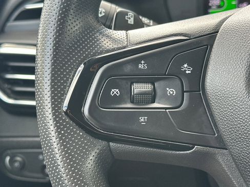 Used 2022 Chevrolet Bolt EUV LT w/ Driver Confidence Package image 34