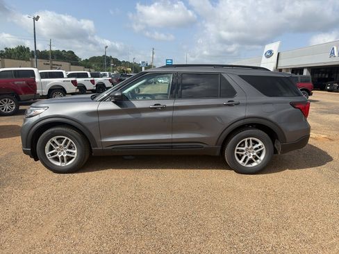 New 2026 Ford Explorer Active w/ Active Comfort Package RWD image 2