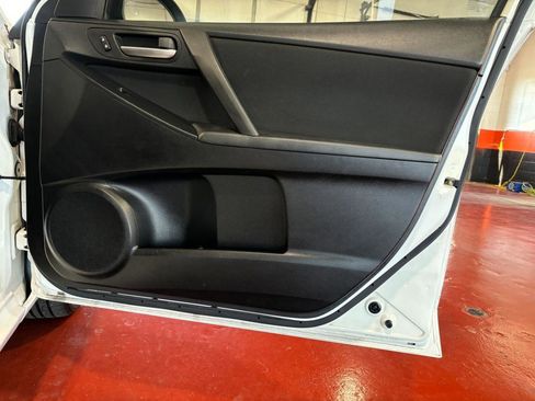 Used 2013 MAZDA MAZDA3 i Sport image 28