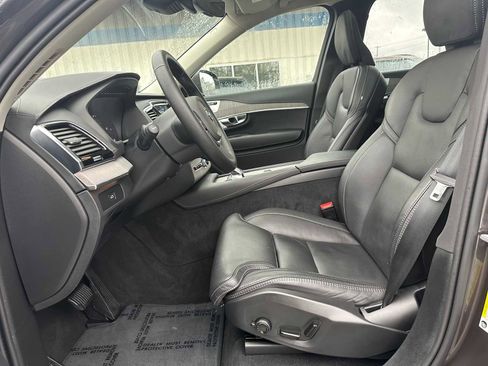 Used 2025 Volvo XC90 B6 Ultra w/ Protection Package Premier image 20