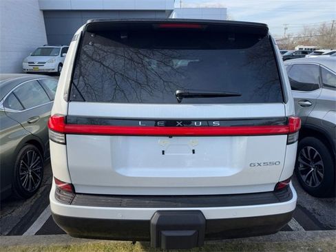 New 2024 Lexus GX 550 image 8