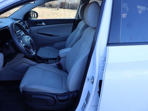 Used 2019 Hyundai Tucson SE image 19