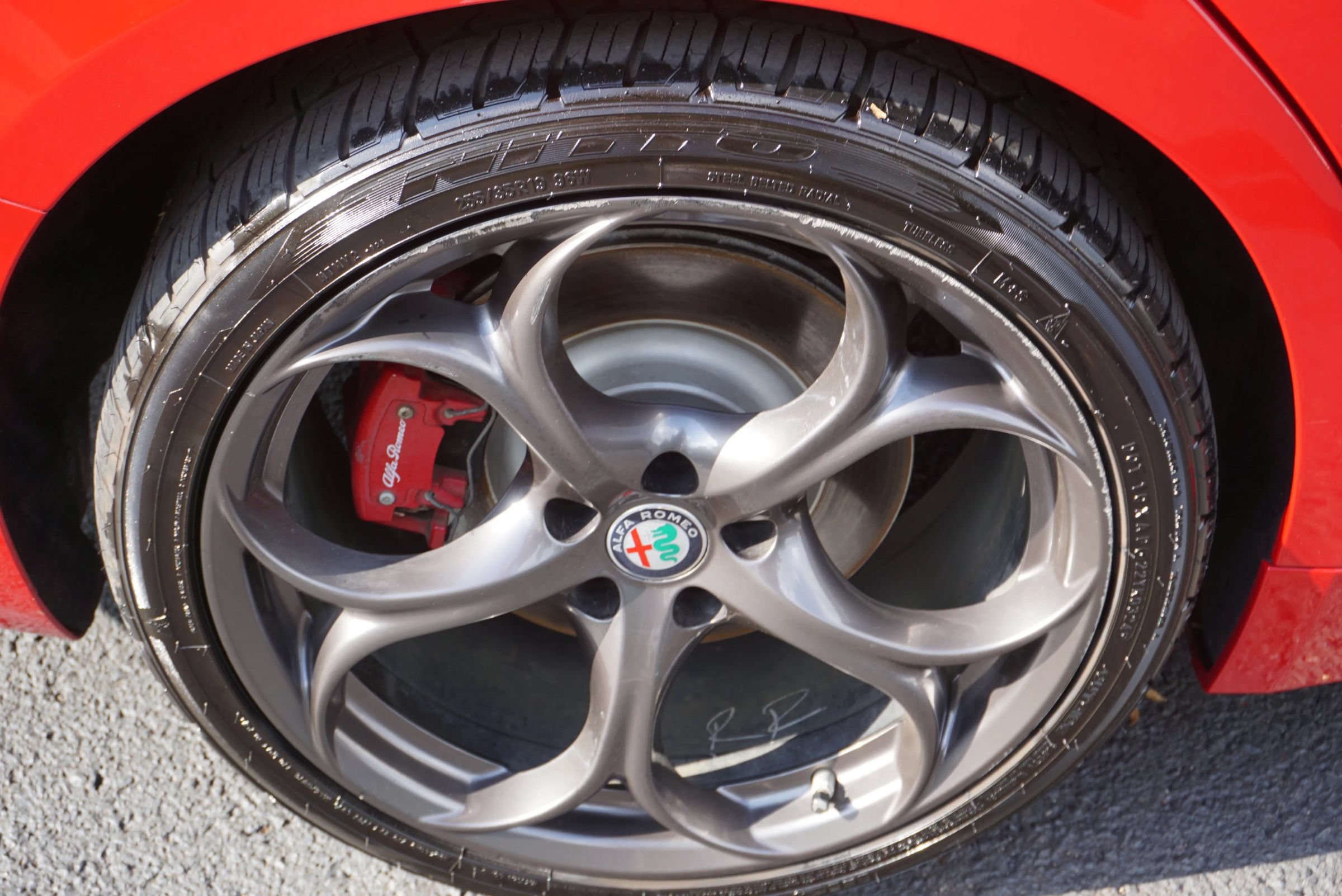 Used 2018 Alfa Romeo Giulia Ti Sport w/ Quick Order Package 22U Sport RWD image 13