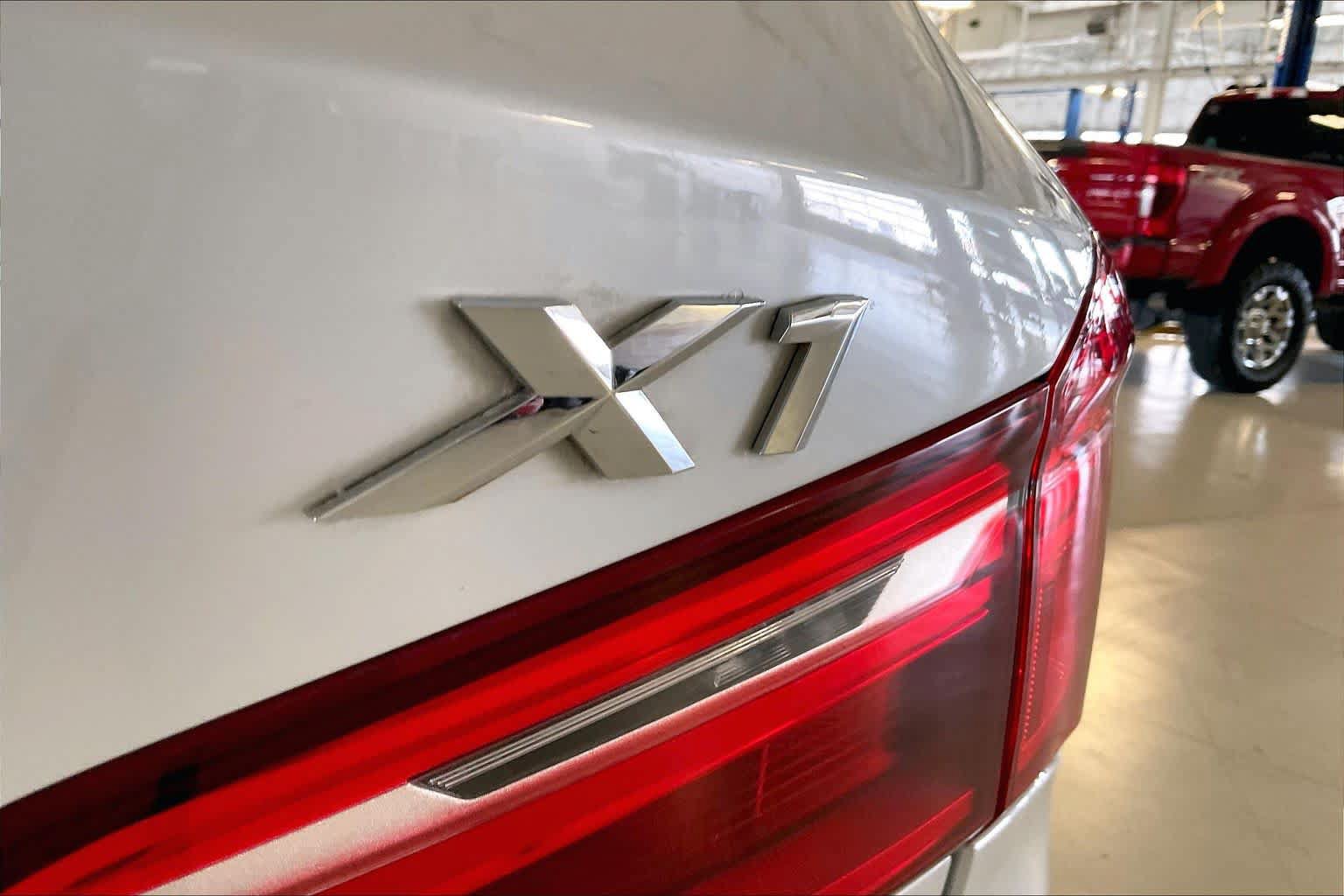 Used 2018 BMW X1 xDrive28i AWD/4WD image 9
