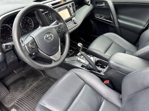 Used 2018 Toyota RAV4 SE w/ Power Extra Value Package FWD image 3