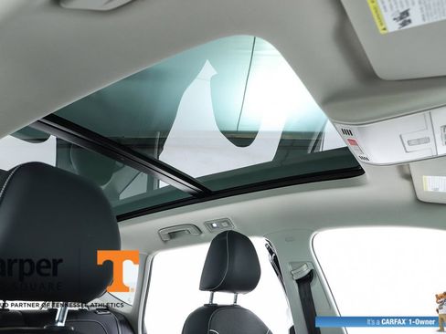 Used 2023 Volkswagen Taos SE w/ Panoramic Sunroof Package image 74