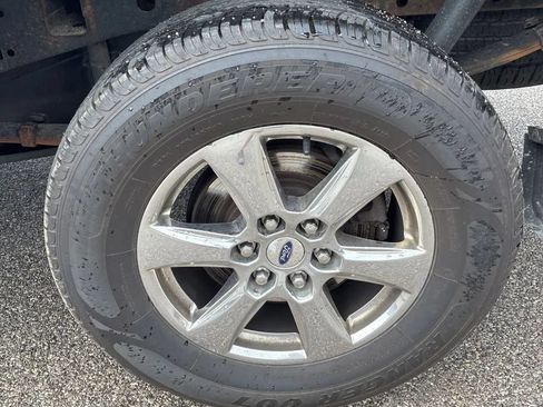 Used 2018 Ford F150 XLT w/ Equipment Group 302A Luxury AWD/4WD image 18