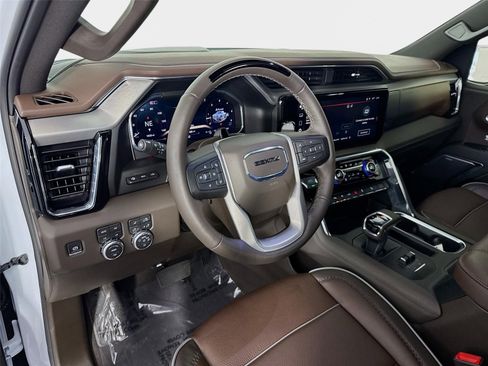 Used 2026 GMC Sierra 1500 Denali AWD/4WD image 9