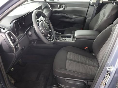 Used 2023 Kia Sorento LX AWD/4WD image 16