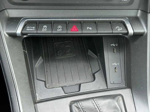 Used 2024 Audi Q3 2.0T Premium Plus image 29
