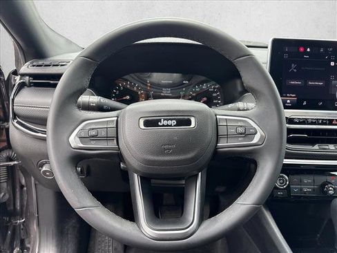 Used 2022 Jeep Compass Latitude FWD image 26