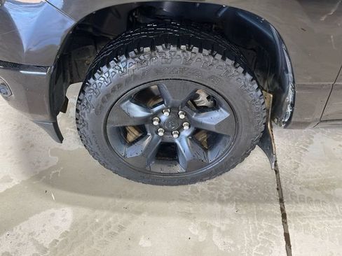 Used 2019 RAM 1500 Big Horn AWD/4WD image 10