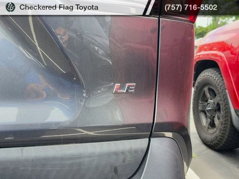 Used 2021 Toyota RAV4 LE FWD image 8