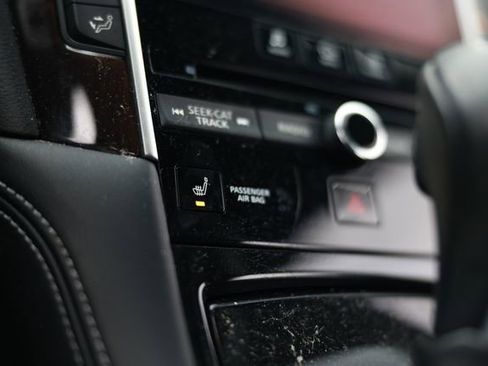 Used 2015 INFINITI Q50 4dr Sedan RWD w/ Technology Package image 35