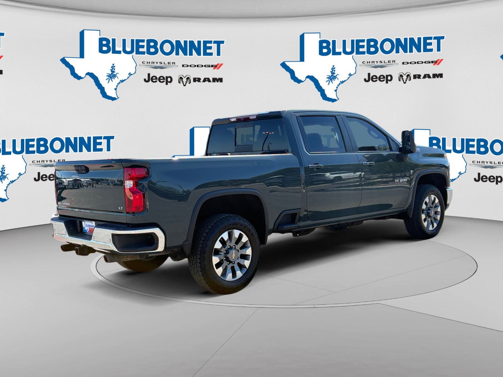 Used 2025 Chevrolet Silverado 2500 LT w/ Texas Edition AWD/4WD image 5