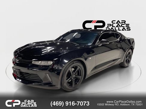 Used 2016 Chevrolet Camaro LT RWD image 3
