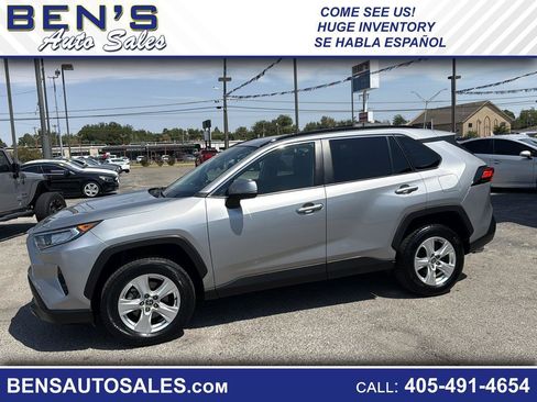 Used 2021 Toyota RAV4 XLE AWD/4WD image 1