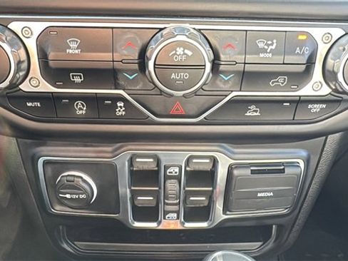 Used 2022 Jeep Wrangler Unlimited Sport image 18