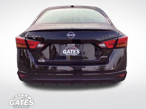 Used 2024 Nissan Altima 2.5 SV AWD/4WD image 8