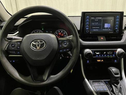 Certified 2021 Toyota RAV4 LE AWD/4WD image 18
