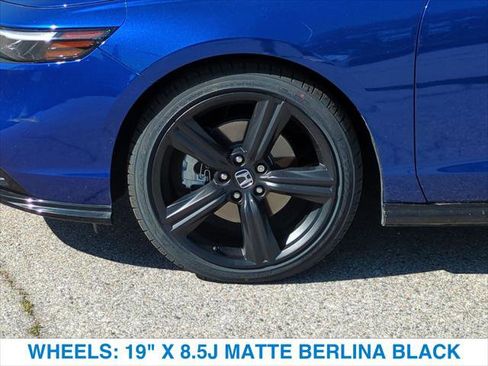 Used 2023 Honda Accord Sport image 11