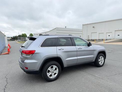 Used 2014 Jeep Grand Cherokee Laredo w/ Security & Convenience Group AWD/4WD image 4