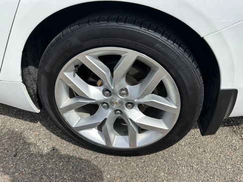 Used 2017 Chevrolet Impala Premier w/ Enhanced Convenience Package FWD image 8