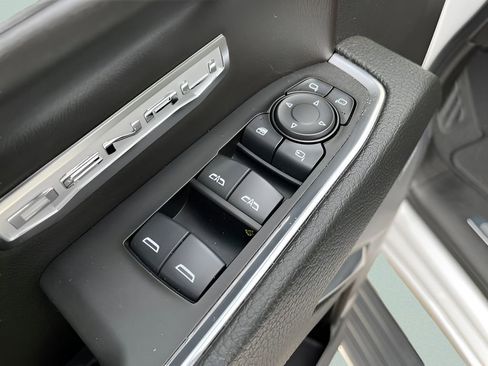 Used 2024 GMC Sierra 1500 Denali AWD/4WD image 15