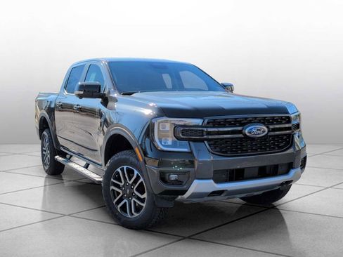 New 2025 Ford Ranger Lariat w/ FX4 Off-Road Package image 2