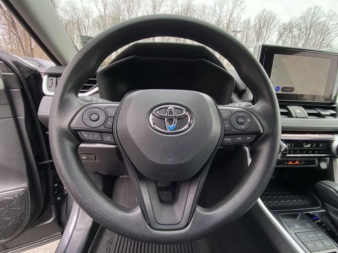 Certified 2025 Toyota RAV4 XLE image 25